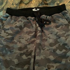 Lea & Viola camouflage jogging pants